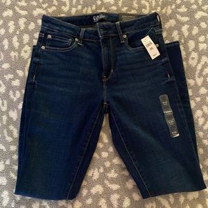NWT GAP Dark Wash Universal Legging - 8/29 Long